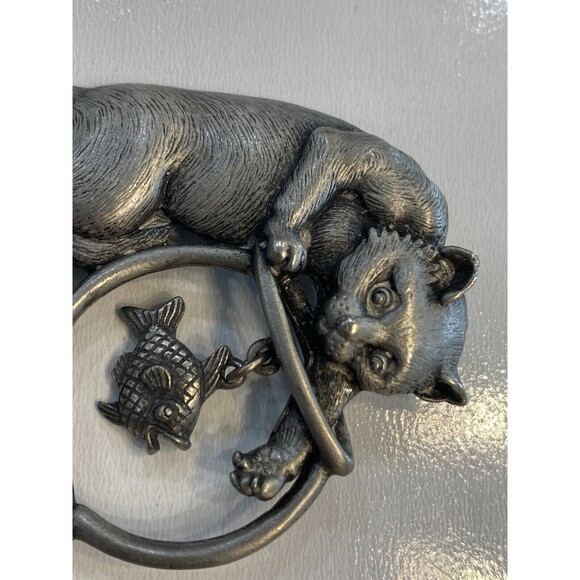 Vintage Signed JJ Jonette Pin Brooch Pewter Cat with Fish Bowl - Picture 2 of 7